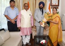 Former Governor and presently Uttar Pradesh Cabinet Minister Smt. Baby Rani Maurya met the Governor at Raj Bhavan on Sunday.