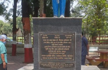 जीर्णाेद्धार से पूर्व भारत रत्न डा. भीमराव अंबेडकर की मूर्ति।