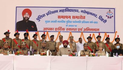 Governor Lt Gen Gurmit Singh (Retd) on the occasion of the closing ceremony of Ranker Chief Constable Civil Police Training at Police Training College, Narendranagar.