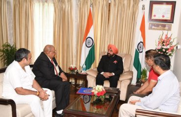 Officials of Industries Association of Uttarakhand meeting with Governor at Raj Bhawan.