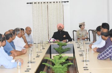 राज्यपाल से कुमाऊं गढ़वाल चैम्बर ऑफ कॉमर्स एंड इंडस्ट्री के प्रतिनिधियों ने मुलाकात की।