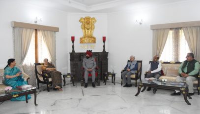 Justice (Retd) Ranjana Prakash Desai and other members had a courtesy call on the Governor at rajbhawan.