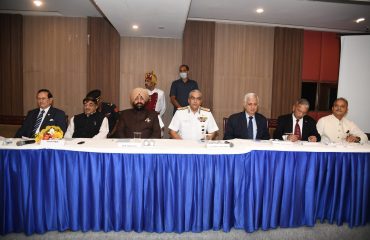 उत्तराखण्ड वार मेमोरियल ट्रस्ट द्वारा राजपुर रोड स्थित एक होटल में ‘‘भारत की रक्षा तैयारी’’ विषय पर आयोजित सेमिनार के अवसर पर राज्यपाल।
