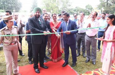 Governor Lt Gen Gurmit Singh (Retd) inaugurating Red FM's 