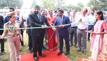 Governor Lt Gen Gurmit Singh (Retd) inaugurating Red FM's "Go-Green Expo" exhibition program at ONGC Ground.
