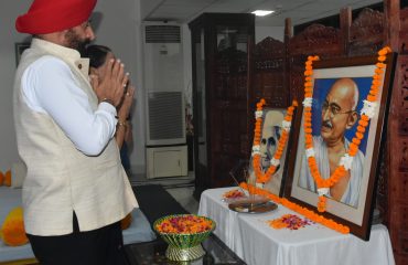 Governor paid floral tributes to Mahatma Gandhi and former Prime Minister Late. Lal Bahadur Shastri on his birth anniversary.