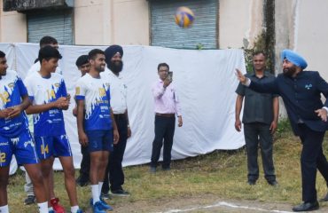 Governor with the players at Rajiv Gandhi Navodaya Vidyalaya, Raipur.
