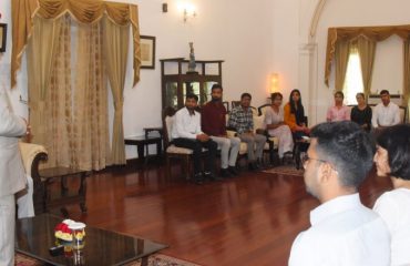Students of GB Pant University of Agriculture and Technology, Pantnagar met the Governor.