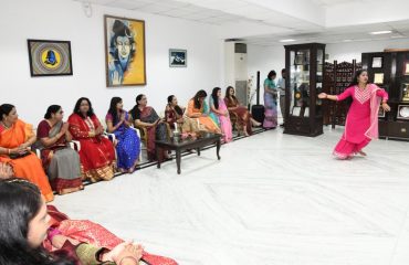 Mrs. Gurmit Kaur with the women of Raj Bhawan family present in the cultural program on the occasion of Karva Chauth festival.