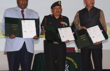 Governor felicitating office bearers of Garhwal Rifles Regimental Centre, NIEDO and Garhwali Indian Army IOCL Center of Excellence, Indian Army.