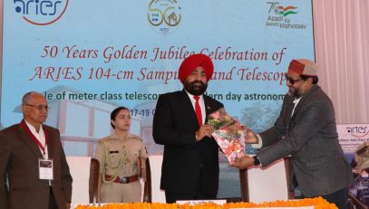 Governor Lt. Gen. Gurmit Singh (Retd) participating in the felicitation function held at Manora Peak ARISES.