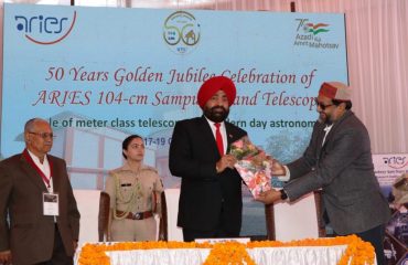 मनौरा पीक एरीज में आयोजित सम्मान समारोह कार्यक्रम में प्रतिभाग करते हुए राज्यपाल लेफ्टिनेंट जनरल गुरमीत सिंह (से नि)।
