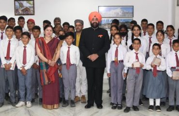 Governor with children of Bal Shiksha Sadan School, Barkot Uttarkashi at Raj Bhavan.