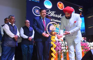 04-11-2022 : राज्यपाल ने उत्तरांचल विश्वविद्यालय, प्रेमनगर में आयोजित ‘आकाश तत्व’ पर आधारित राष्ट्रीय स्तरीय प्रदर्शनी व सम्मेलन का शुभारंभ किया ।
