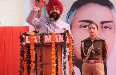 आजादी का अमृत महोत्सव के उपलक्ष्य में पंडित राम सुमेर शुक्ल स्मृति राजकीय मेडिकल कॉलेज परिसर में आयोजित समारोह को संबोधित करते हुए राज्यपाल ।