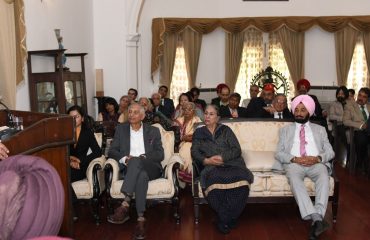 ‘‘अलॉंग केम ए वॉरियरः बंदाज धर्म युद्ध एंड सिख थ्योरी ऑफ जस्ट वॉर’’ ALONG CAME A WARRIOR: BANDA’S DHARAMYUDH AND THE SIKH THEORY OF JUST WAR पुस्तक का विमोचन कार्यक्रम को संबोधित करते हुए राज्यपाल।