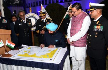 Governor observing “Indian Warning Information and Navigation Service” and “Maritime Information Chart” in the program organized on the occasion of Navy Day.