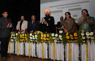 Governor Lt. Gen. Gurmit Singh (Retd) inaugurates the mobile application developed in collaboration with College of Engineering (CORE) Roorkee and Uttarakhand Science Education and Research Center (USRC).
