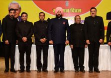 Governor Lt. Gen. Gurmit Singh (Retd) with the recipients of the Outstanding District Magistrate Award-2022.;?>