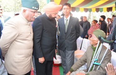 Governor Lt. Gen. Gurmit Singh (Retd) meets ex-servicemen and veterans at the 