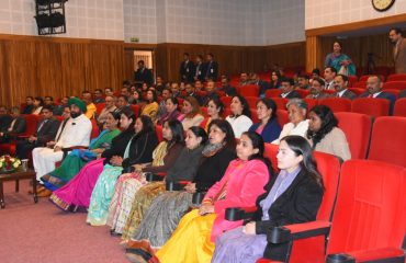 ‘‘उत्तराखण्ड पुलिस मंथन-चुनौतियाँ एवं समाधान’’ की थीम पर आयोजित कार्यक्रम में प्रतिभाग करते हुए राज्यपाल एवं मुख्यमंत्री ।