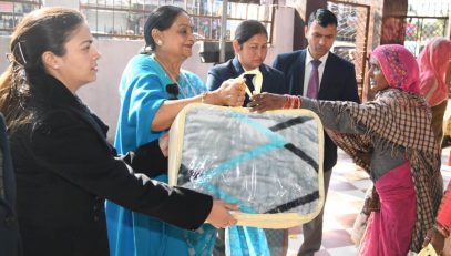 First lady Mrs. Gurmeet Kaur distributed blankets to the needy people in Raipur today on the first day of New Year.