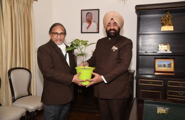 Wadia Institute of Himalayan Geosciences, Director Dr. Kalachand Sai, pays a courtesy visit to Governor.
