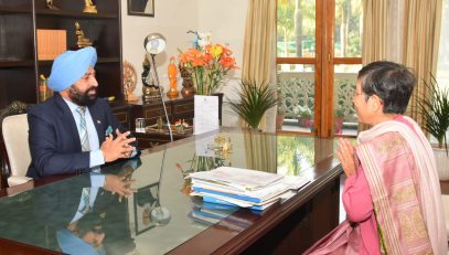 Jyotsna Sitling, Principal Chief Conservator of Forests, (Van Panchayat Uttarakhand) pays a courtesy call on Governor