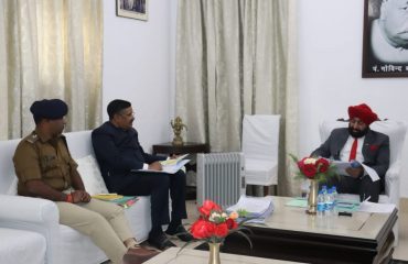 Governor interacts with senior officials at Tarai Bhawan, Pantnagar.