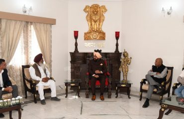 21-02-2023 : Governor interacts with Flex Foods Managing Director Vivek Bali at Rajbhawan
