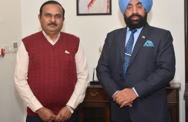 Dr. Harsh Vardhan, Regional Officer, Anthropological Survey of India, pays a courtesy call on the Governor.