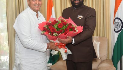 राज्यपाल से शिष्टाचार भेंट करते हुए कैबिनेट मंत्री श्री प्रेमचंद अग्रवाल।