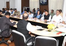Governor Lt. Gen. Gurmit Singh (Retd) holding a meeting with senior officials of the government regarding the preparations for Uttarakhand Chardham Yatra;?>