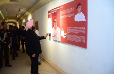 Governor visiting the Underground Bunker Museum in Maharashtra.