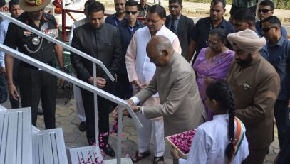 On the auspicious occasion of the birth anniversary of Bharat Ratna Dr. Bhimrao Ambedkar, former President Shri Ram Nath Kovind along with Governor and Chief Minister paying tribute to his statue located in the park.