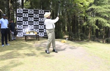Governor inaugurating the Juris Golf Cup competition by playing the tee off shot at Nainital Raj Bhawan.