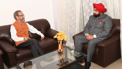 MLA Vikasnagar Shri Munna Singh Chauhan mey with Governor Lt. Gen. Gurmit Singh (Retd).