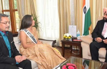 Miss Uttarakhand-2023 Saina Rautela meeting Governor.