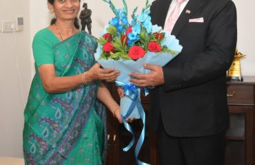 Dr. K.K. Lakshmi Rao pays a courtesy call to Governor.