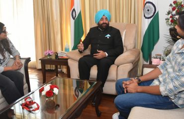 RJ Devangana Chauhan meets Governor at Raj Bhawan