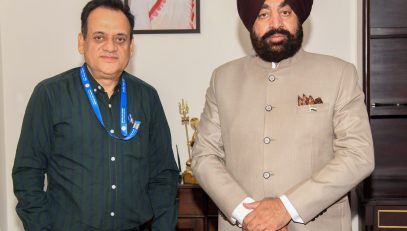 Dr. Sardar Singh, Scientist of Regional Sericulture Research Center, Dehradun pays courtesy call on the Governor.