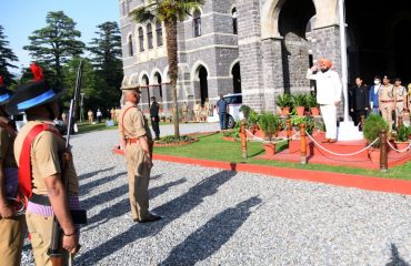 PAC jawans give guard of honor to Governor Lt Gen Gurmit Singh (Retd) on his arrival at Raj Bhawan, Nainital.