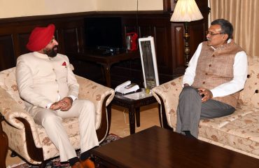 राज्यपाल से राजभवन में उत्तराखण्ड उच्च न्यायालय के मुख्य न्यायाधीश न्यायमूर्ति श्री विपिन सांघी ने शिष्टाचार मुलाकात की।