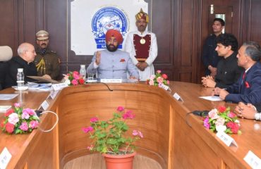 Governor Lt Gen Gurmeet Singh (Retd) interacting with faculty officers of the Academy.