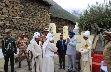 Governor visiting the border villages and Jeolikong areas of Pithoragarh and meeting the residents including Army, ITBP, SSB and BRO jawans.