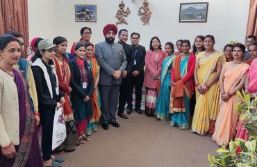 Governor with members of self-help groups from different areas.