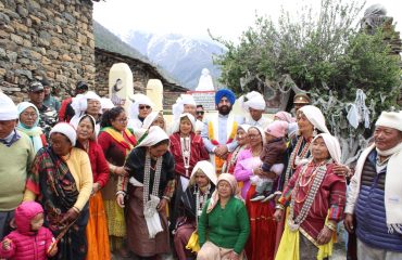 Governor visiting the border villages and Jeolikong areas of Pithoragarh and meeting the residents including Army, ITBP, SSB and BRO jawans.