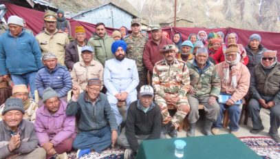 Governor visiting the border villages and Jeolikong areas of Pithoragarh and meeting the residents including Army, ITBP, SSB and BRO jawans.