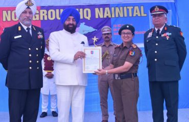 Governor Lt Gen Gurmit Singh (Retd) felicitates NCC cadets for their outstanding work.