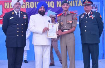 Governor Lt Gen Gurmit Singh (Retd) felicitates NCC cadets for their outstanding work.